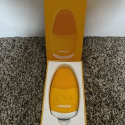 meejee facial cleanser massager 