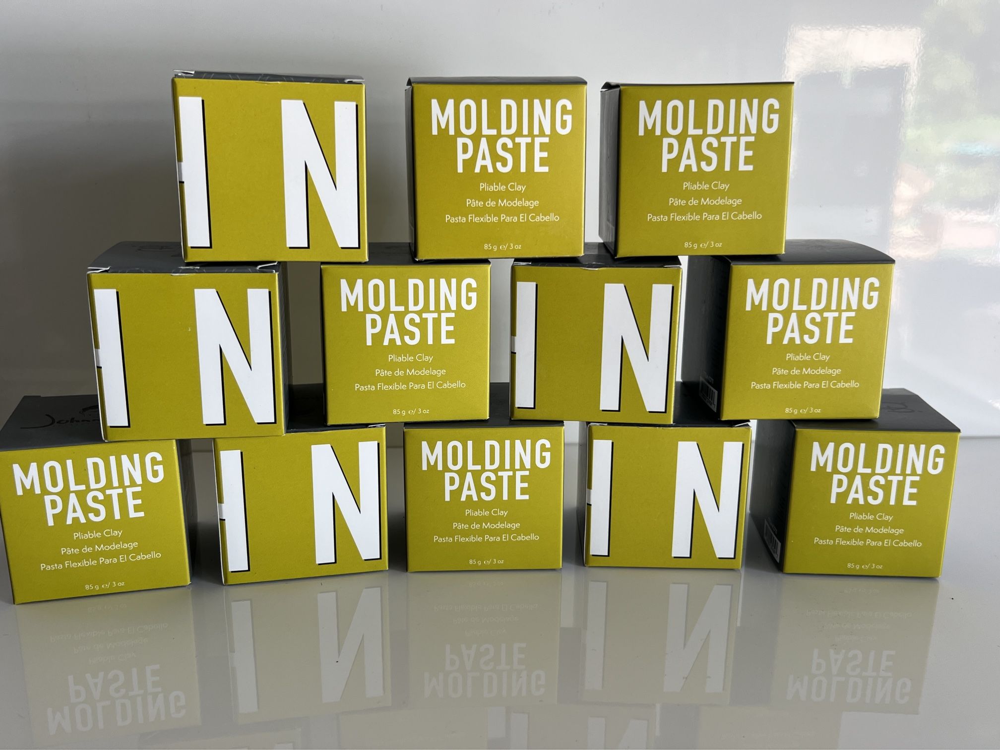 Johnny B, Moding Paste