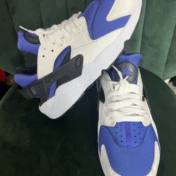 NIKE AIR HUARACHE SIZE 11