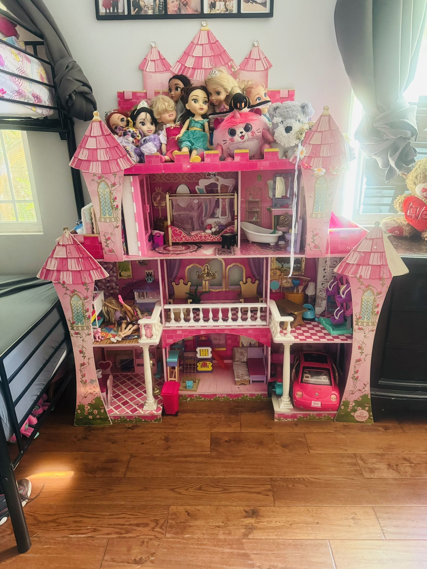 barbie house or doll house 