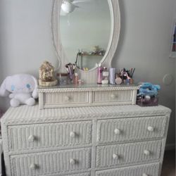 6 White Drawer Wicker Dresser Set
