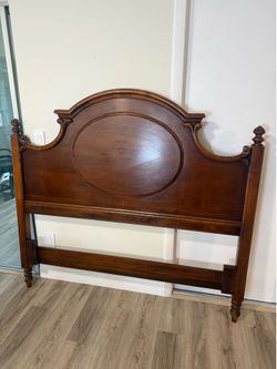 Solid Wood Queen Headboard & Footboard Set – Traditional Cherry Finish