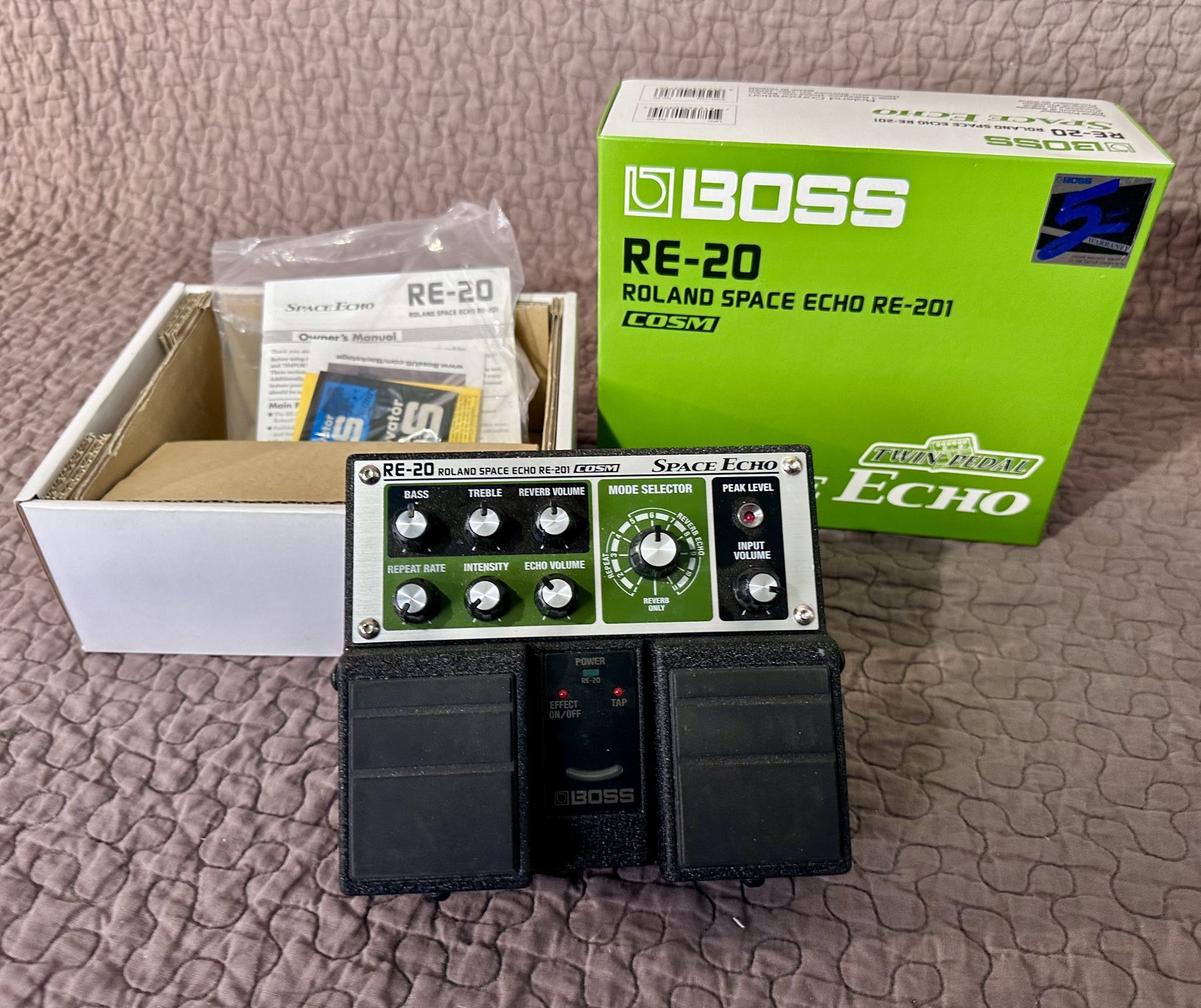 Boss RE-20 Space Echo - Guitar effects pedal