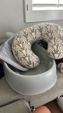 Baby bath and nursing pillow