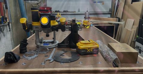 DeWalt 2.HP 20volt Plunge Router+Accessories-***