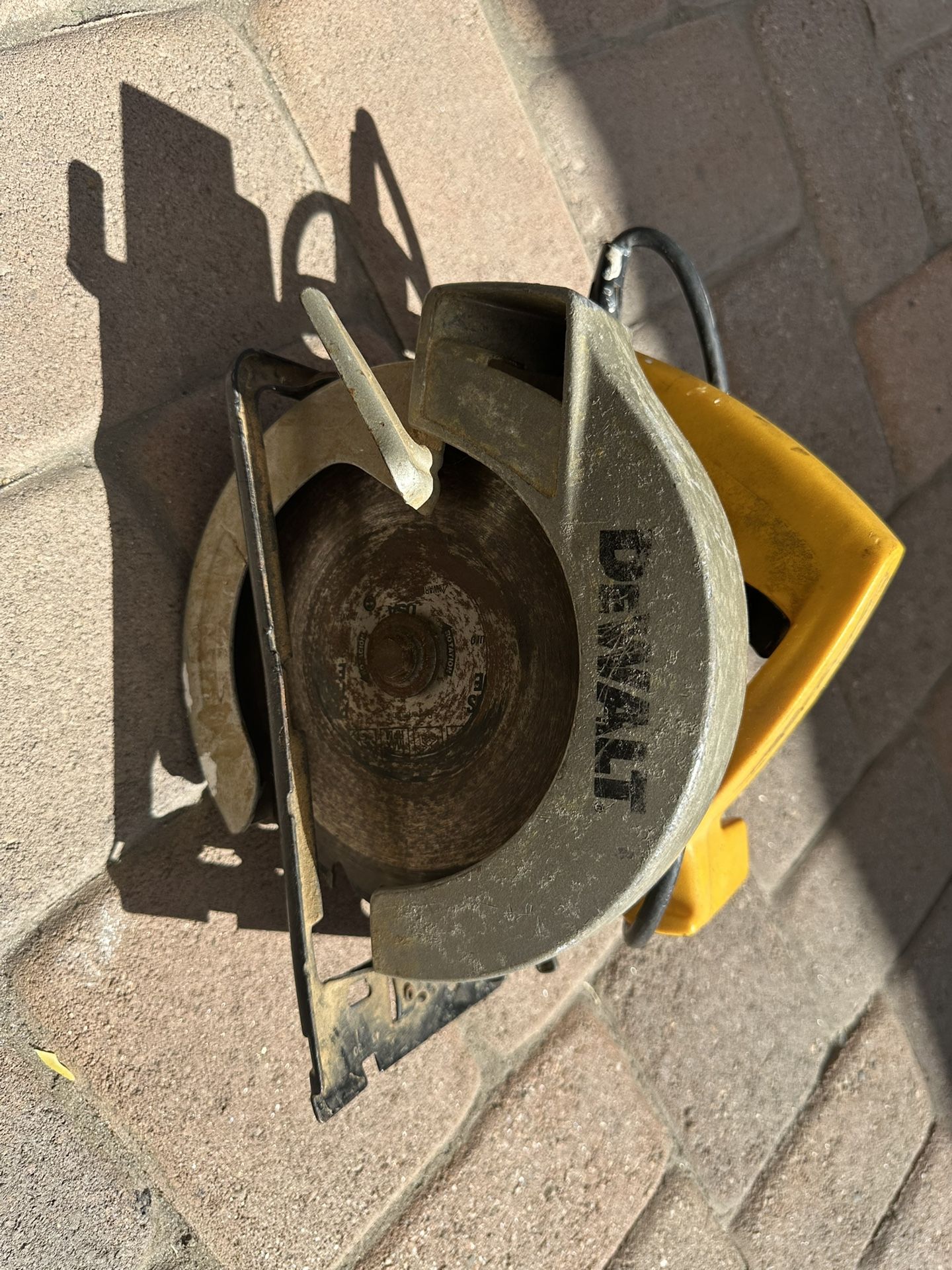 DEWALT CHAINSAW