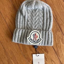 MONCLER LARGE LOGO OVERSIZED WOOL BEANIE GREY