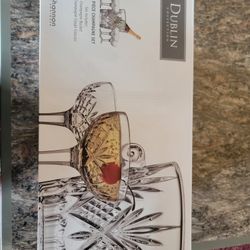 NEW - 5 PC CHAMPAGNE SET