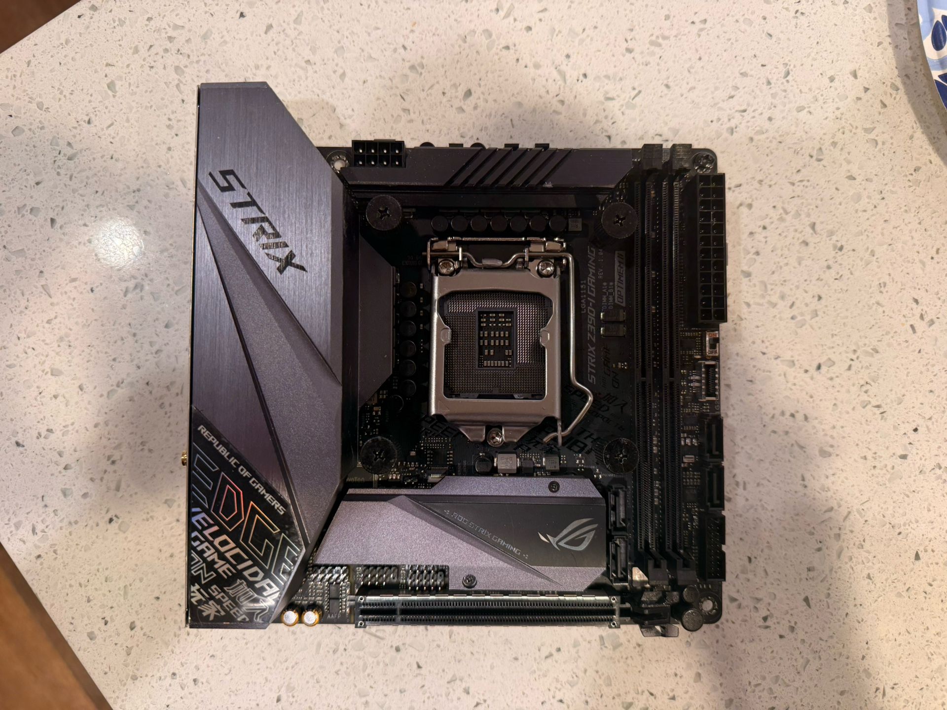 ASUS ROG Strix Z390-I Gaming LGA1151 (Intel 8th and 9th Gen) Mini ITX (MITX) DDR4 DP HDMI M.2 USB 3.1 Gen2 Motherboard