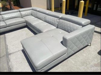 Sofia Vergara Rooms to Go leather sectional