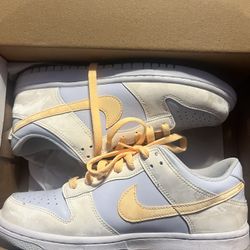 SIZE 8W YELLOW DUNKS 