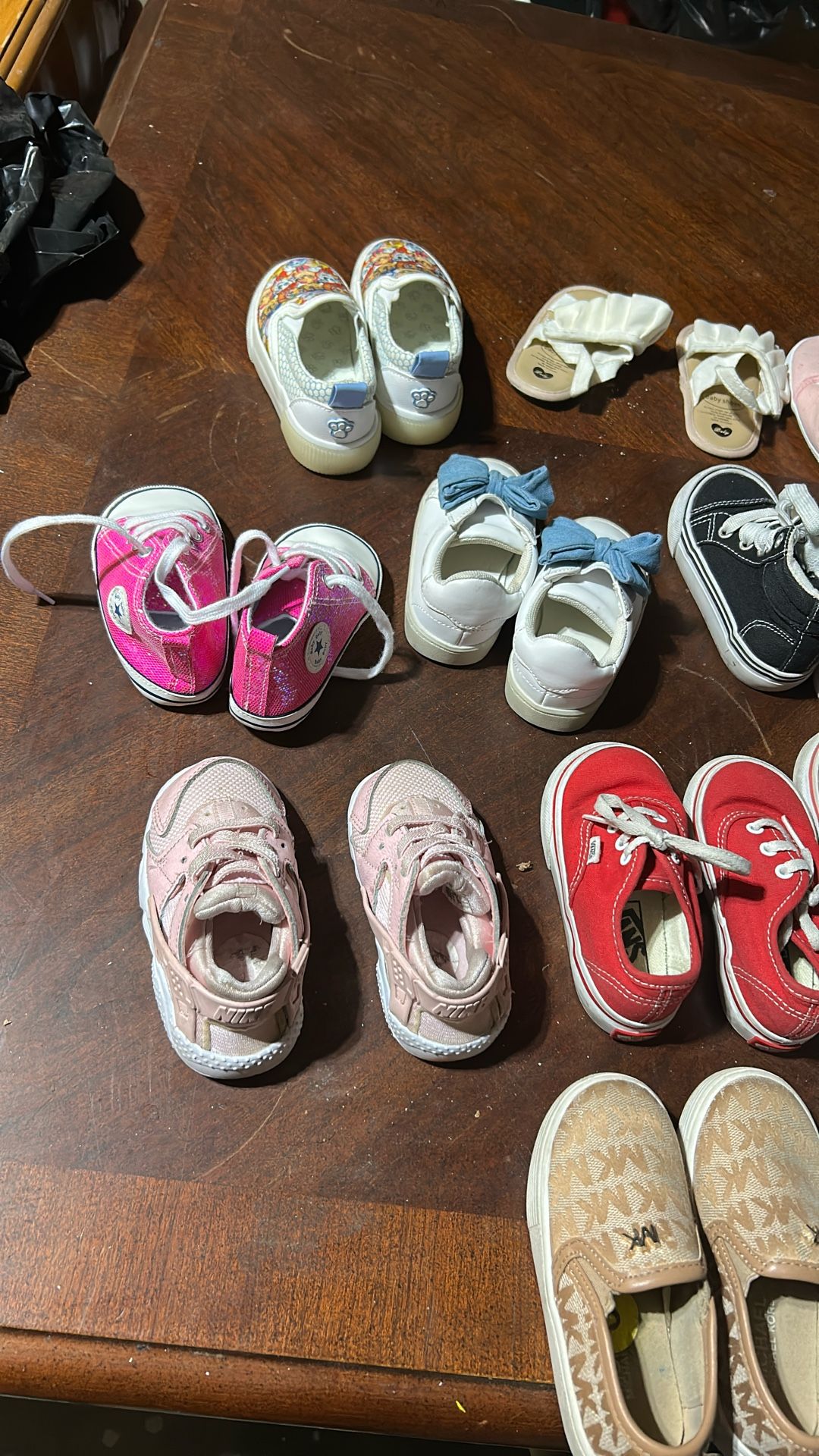Bendo Estos Tenis De Niña