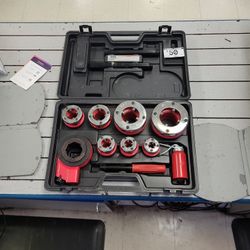 Central Machinery Pipe Threading Ratchet Set