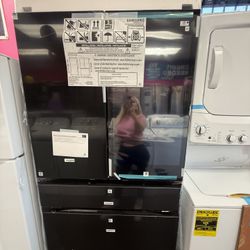 New Samsung Family Hub Refrigerator 