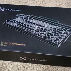 Retro Typewriter Wireless Hotswappable Mechanical Keyboard Pro