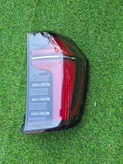 Chevrolet Suburban Taillamp Right Side (Passenger) 2025 2026 OEM