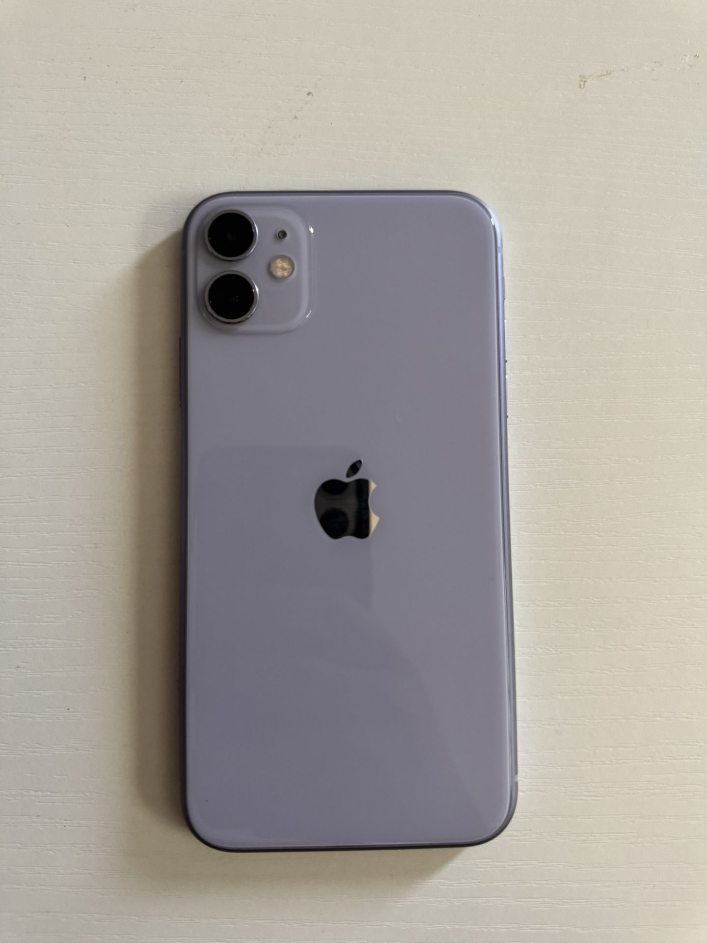 iPhone 11 - 64GB Purple