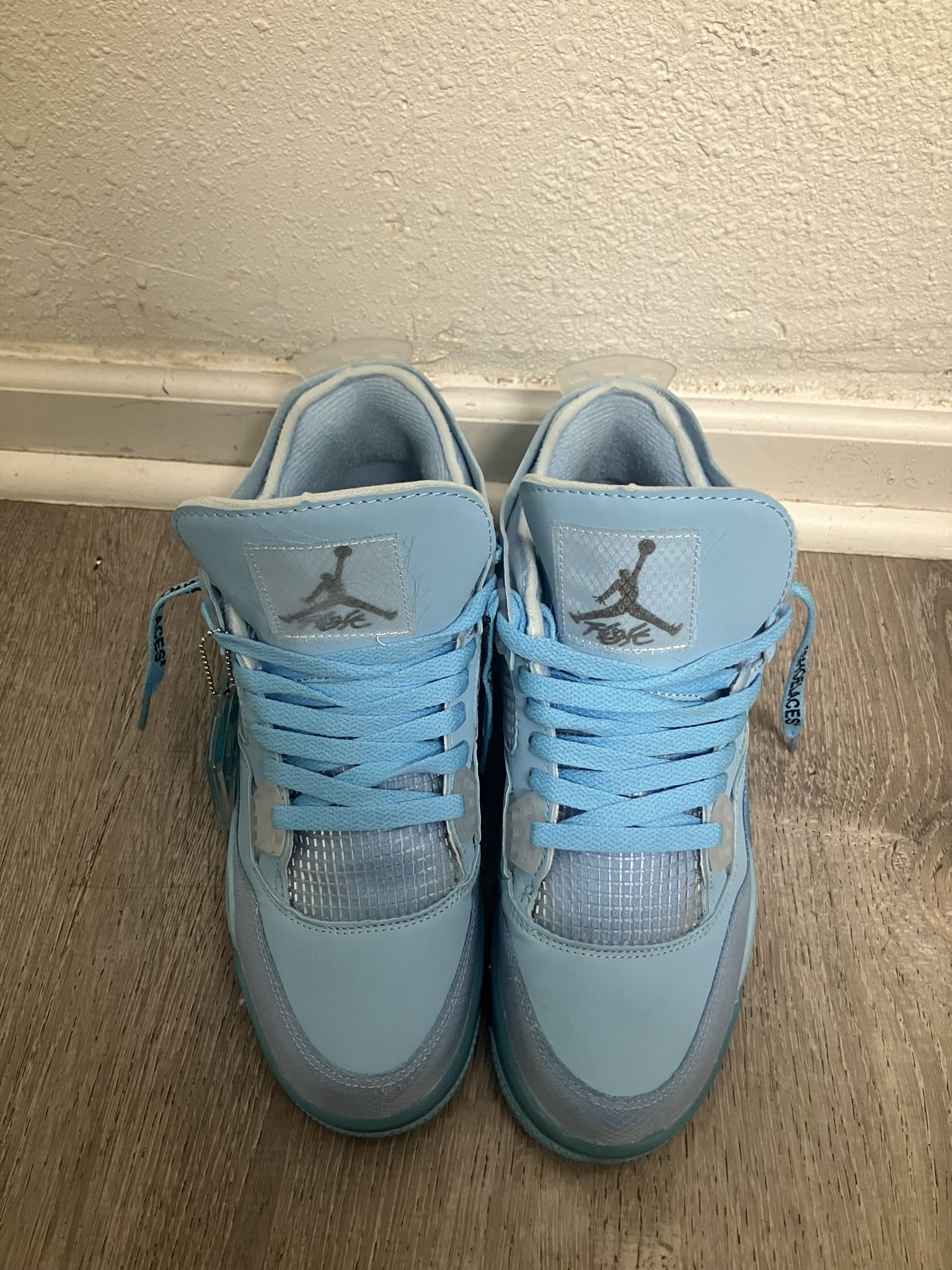 Retro Off-white Jordan 4s