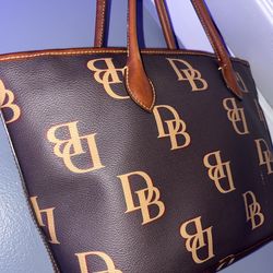 Dooney & bourke bag