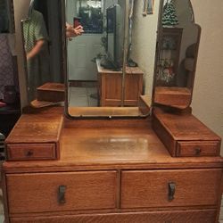 Antique Dresser With Folding Mirrors 