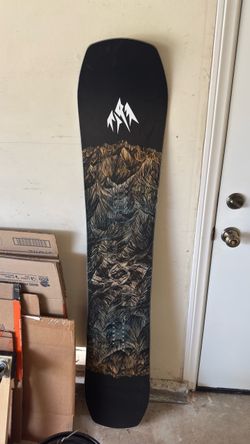 Jones Mountain Twin Snowboard
