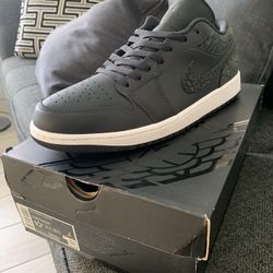 Air Jordan 1 Low SE. New. $145