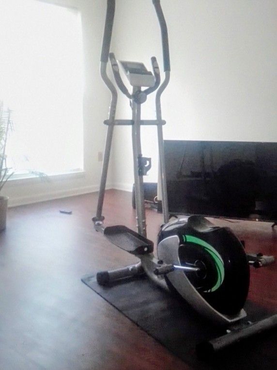 Magnetic Elliptical Trainer Fitness Equipment with Extras - Gym Cardio Workout