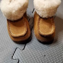 Ugg Cage Baby Snow Boot Size 2/3