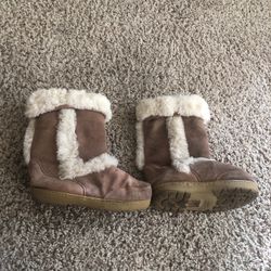Bear paw Sheep Fur Size 9 Winter Boots