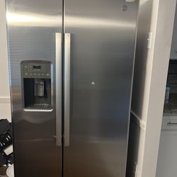 GE Refrigerator 