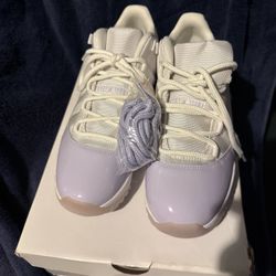 Air Jordan 11 Retro Pure Violet 