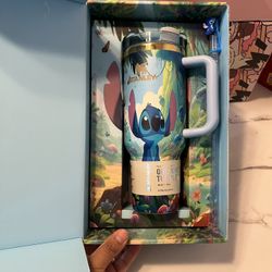  Stanley Stitch 🌸🌺 40 oz (New)$49 each 
