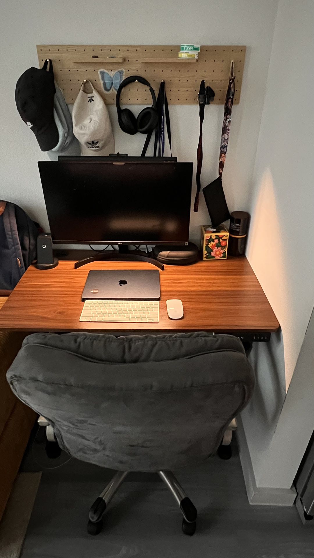 Adjustable Standing Desk With Chair
