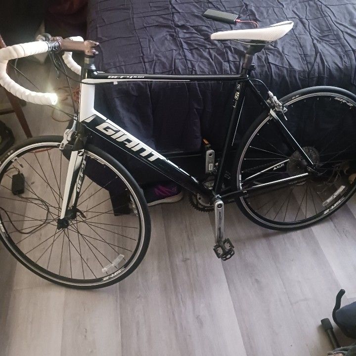  selling a giant Deffy 5 aluxx five size is large frame 