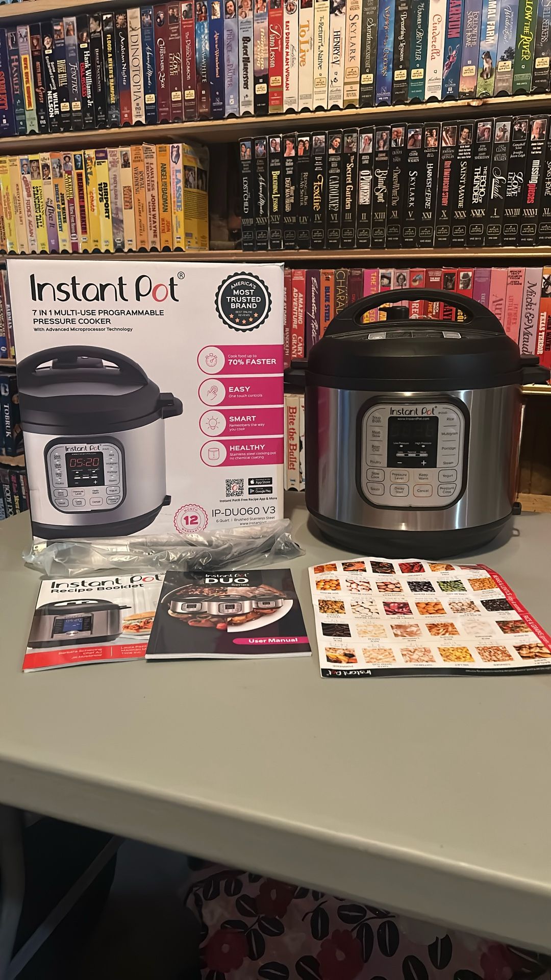 Instant Pot Duo Plus 6QT Multi-Use Pressure Cooker V3