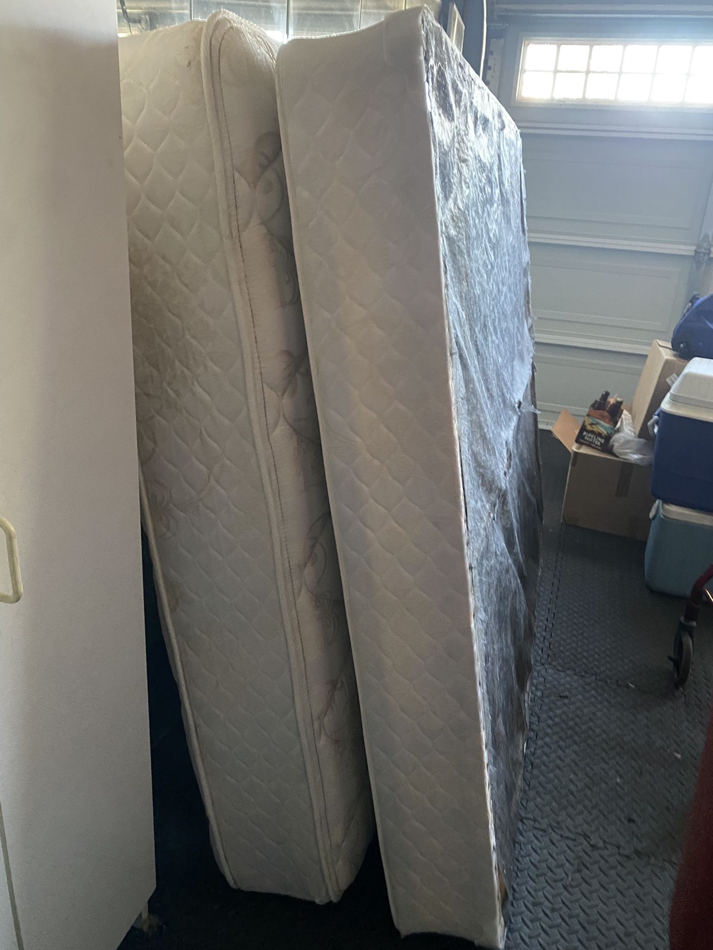 Free Queen Size Bed With Box Spring 