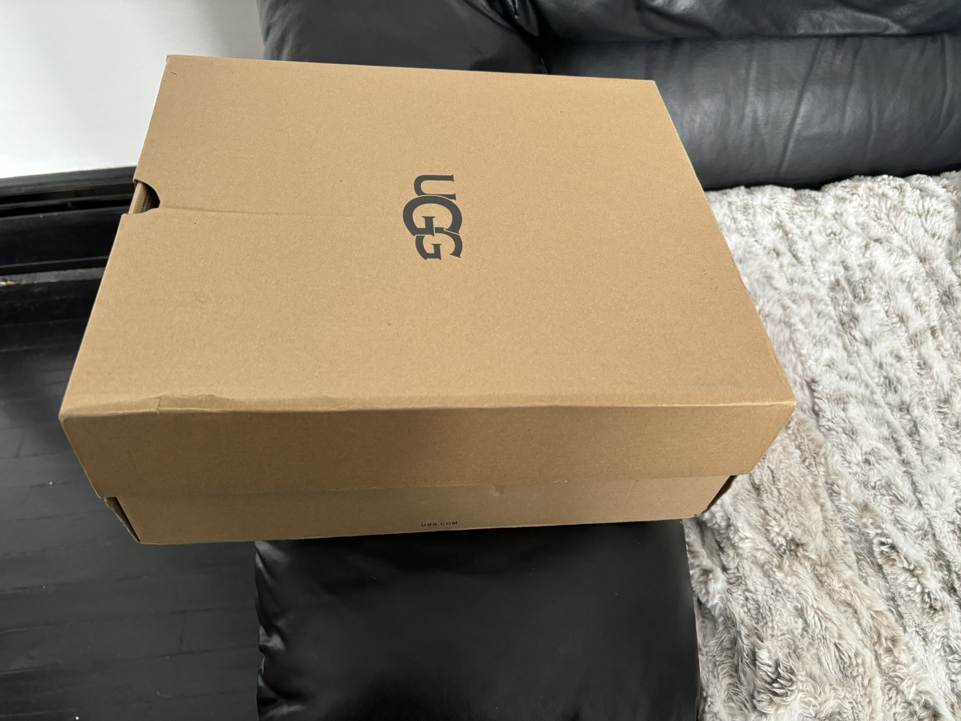 Brand New Never Worn Women’s Platform Ugg Boots!