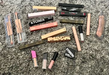 JEFFREE STAR, KIM KARDASIAN & MORPHE MAKEUP BUNDLE