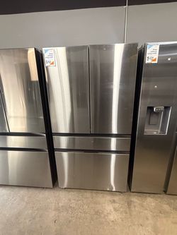 Samsung Bespoke 29 Cu Ft Stainless Steel Four Door French Door Refrigerator With Beverage center 🔥
