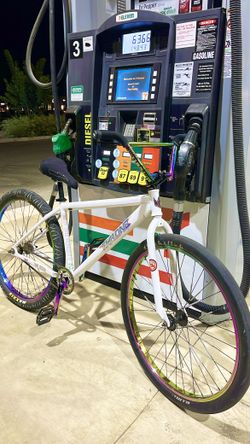 White Oil Throne 29er (CHECK DESCRIPTION)