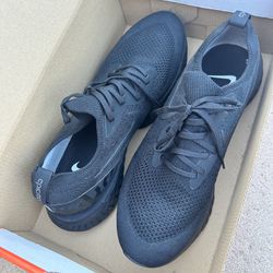 Men’s 11.5 Nike Epic React Flyknit Running Shoe