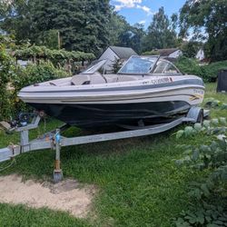 2004 Tahoe Q4 Boat And Trailer 