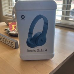 🎧 Beats Solo 4 Headphones – Brand New | Premium Sound | Blue Edition