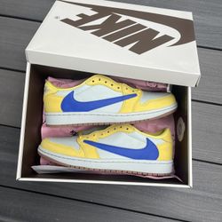 Travis Scott  X Jordan 1 Low Canary 