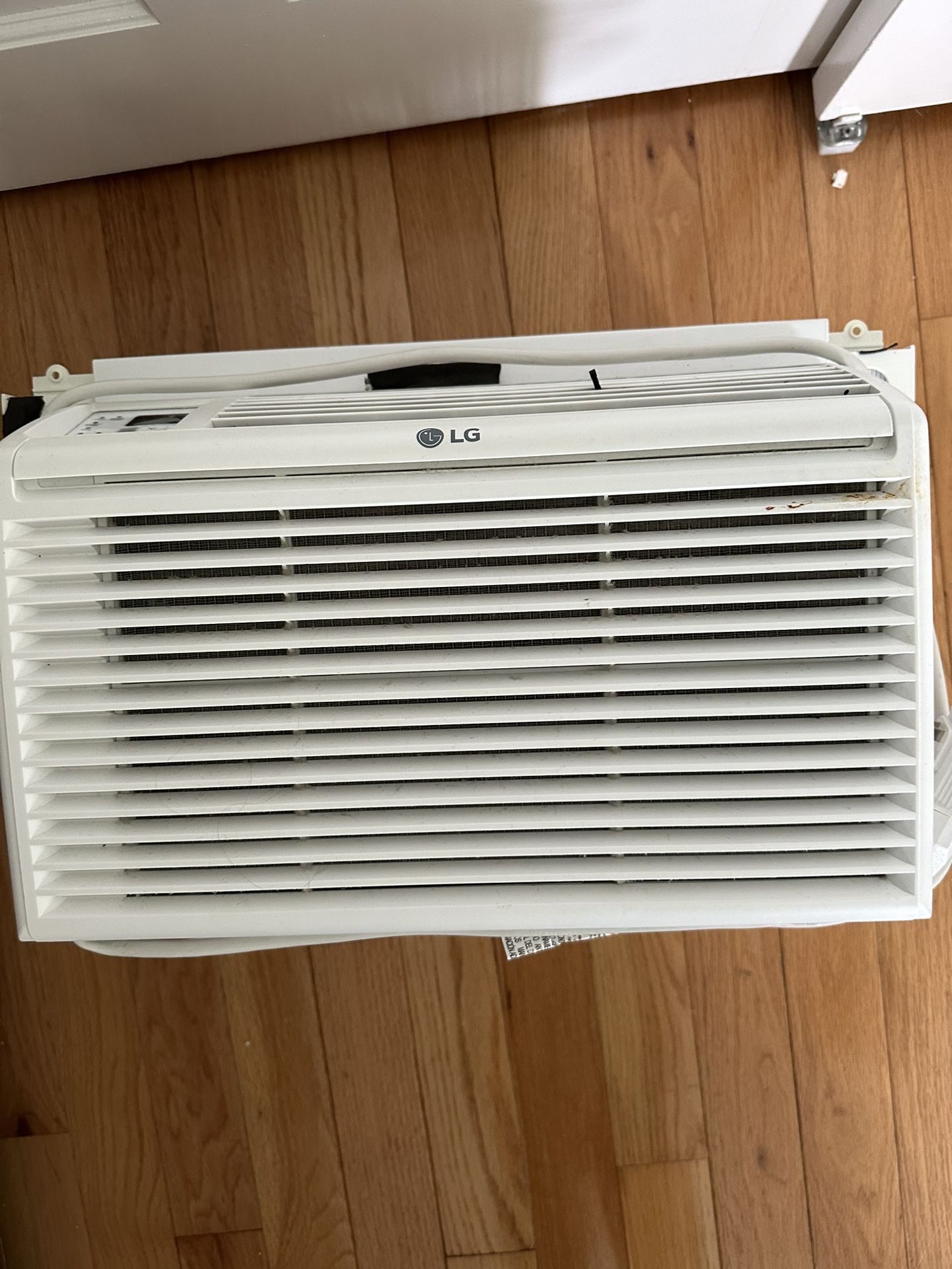 2 Air Conditioner Window Units