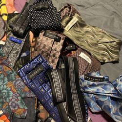 A Giant  Lot of mens NEW ties Hilfiger Winotosastro Van heusen Steve Harvey  