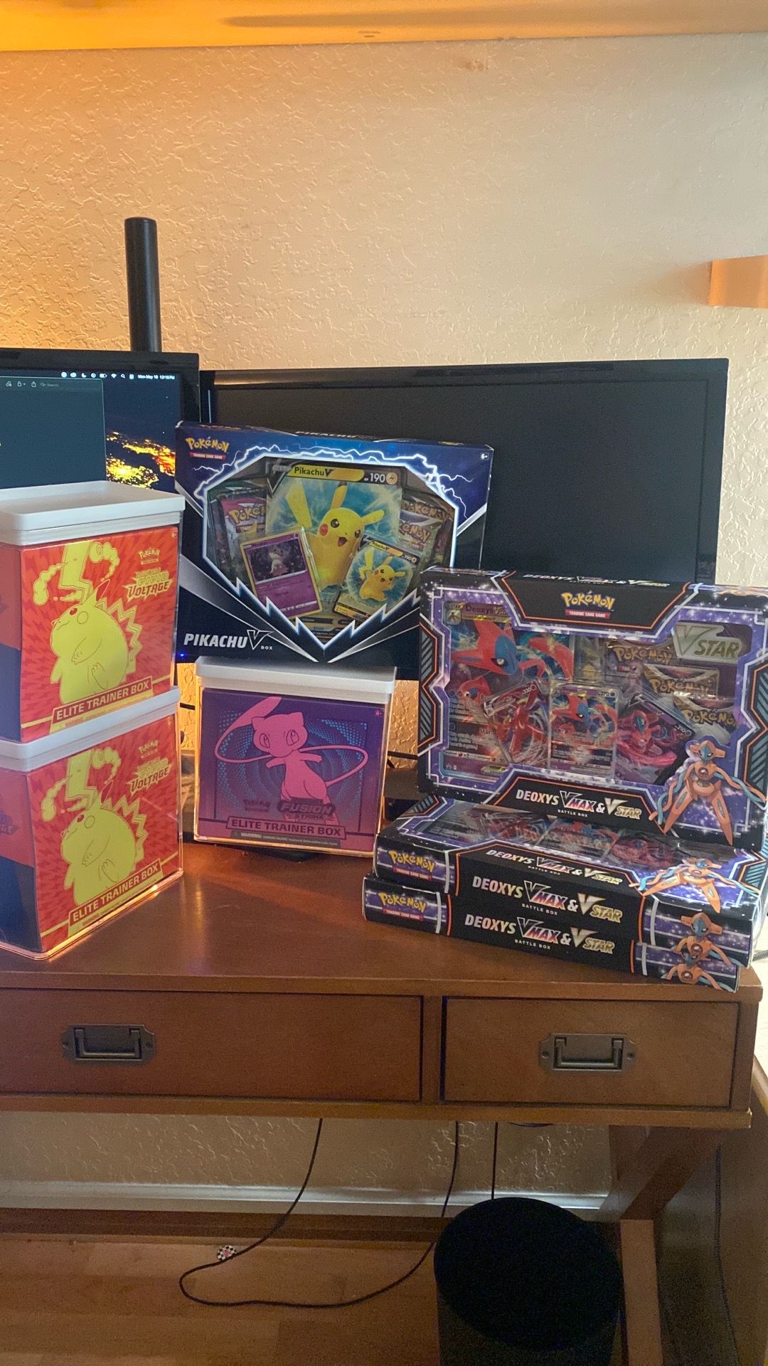 Pokémon Sealed Lot / Sword and shield Fusion Strike, Evolving skies, Lost origin, Vivid Voltage, Brilliant Stars