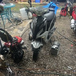 49cc Scooter Year 2016 Runs Perfect Low Miles 