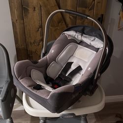 Nuna Pipa Car Seat