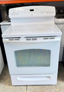 GE GLASS TOP STOVE IN WHITE